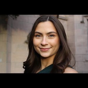 Meet your Posher, Esmeralda